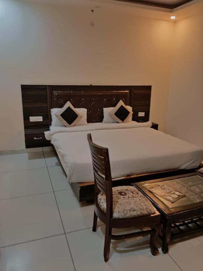 Hotel Aerotech Near Igi Airport New Delhi Eksteriør billede