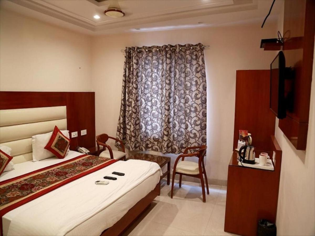 Hotel Aerotech Near Igi Airport New Delhi Eksteriør billede