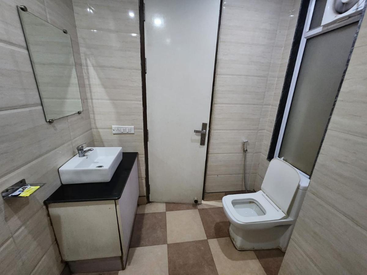 Hotel Aerotech Near Igi Airport New Delhi Eksteriør billede