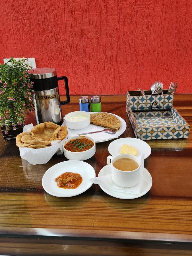 Hotel Aerotech Near Igi Airport New Delhi Eksteriør billede